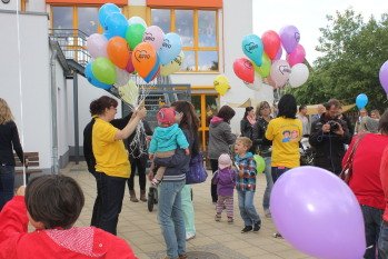 Luftballonaktion zum Abschluss des Tages.JPG