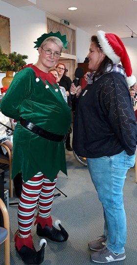 Weihnachtsfeier im Brandenburger Hof_04.12.2019_Besuch vom Wichtel.jpg