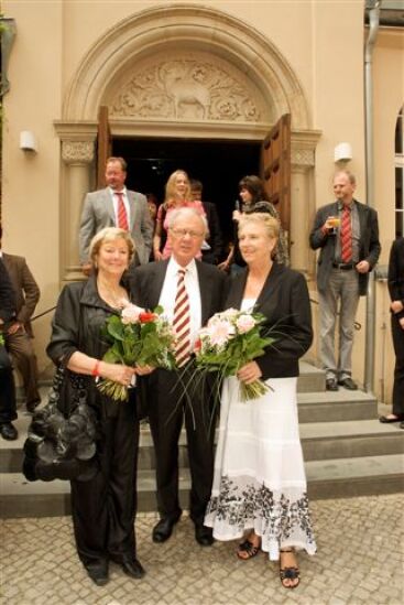 AWO verleiht Regine-Hildebrandt-Medaille an Manfred Stolpe