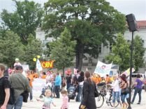 Kita-Kampagne: Rekordteilnehmerzahl beim Sternmarsch für mehr Bildung in Kitas